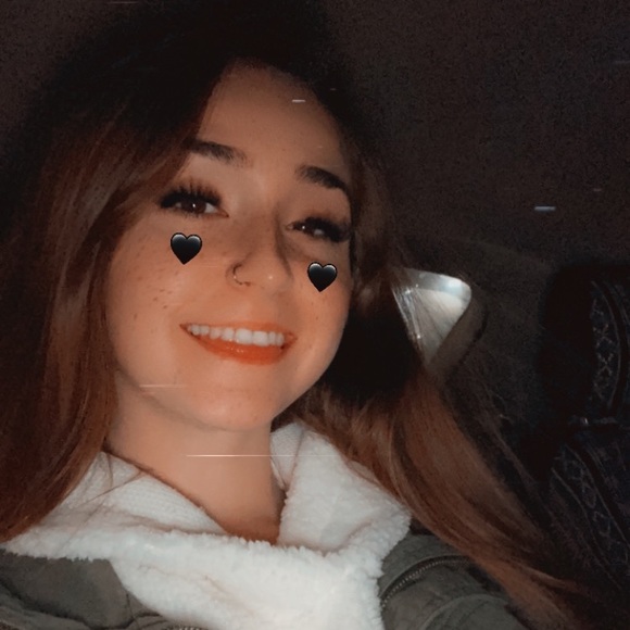 Meet your Posher, Julianna - Picture 1 of 1